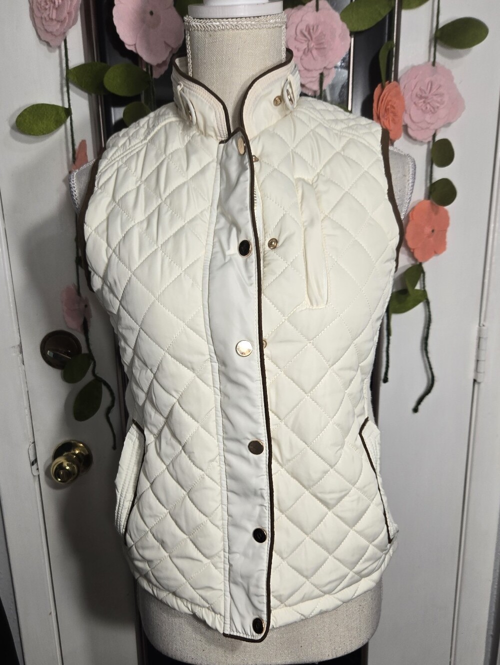 The Royal Standard Beige with Brown Trim Quilted Lined Vest Sz XS